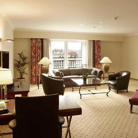 Hilton Old Town Hotel 4*