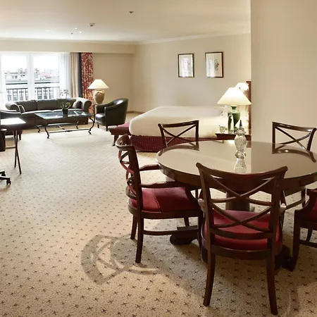 Hilton Old Town Hotel 4*