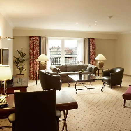Hilton Old Town 4*