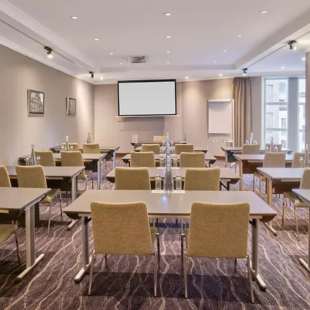 Hilton Old Town 4*