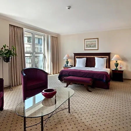 Hilton Old Town Hotel